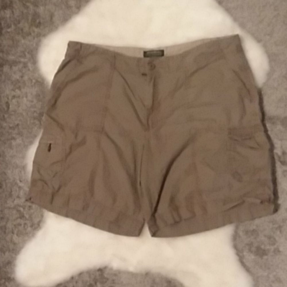Eddie bauer Khaki shorts!sz 16!